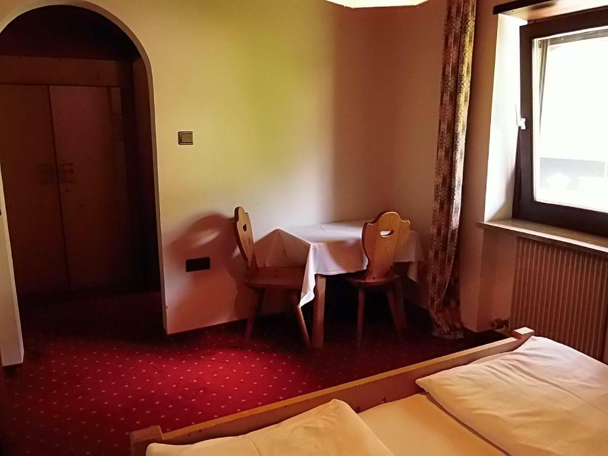 Garni Runggner Traubenhof Hotel Термено Екстериор снимка