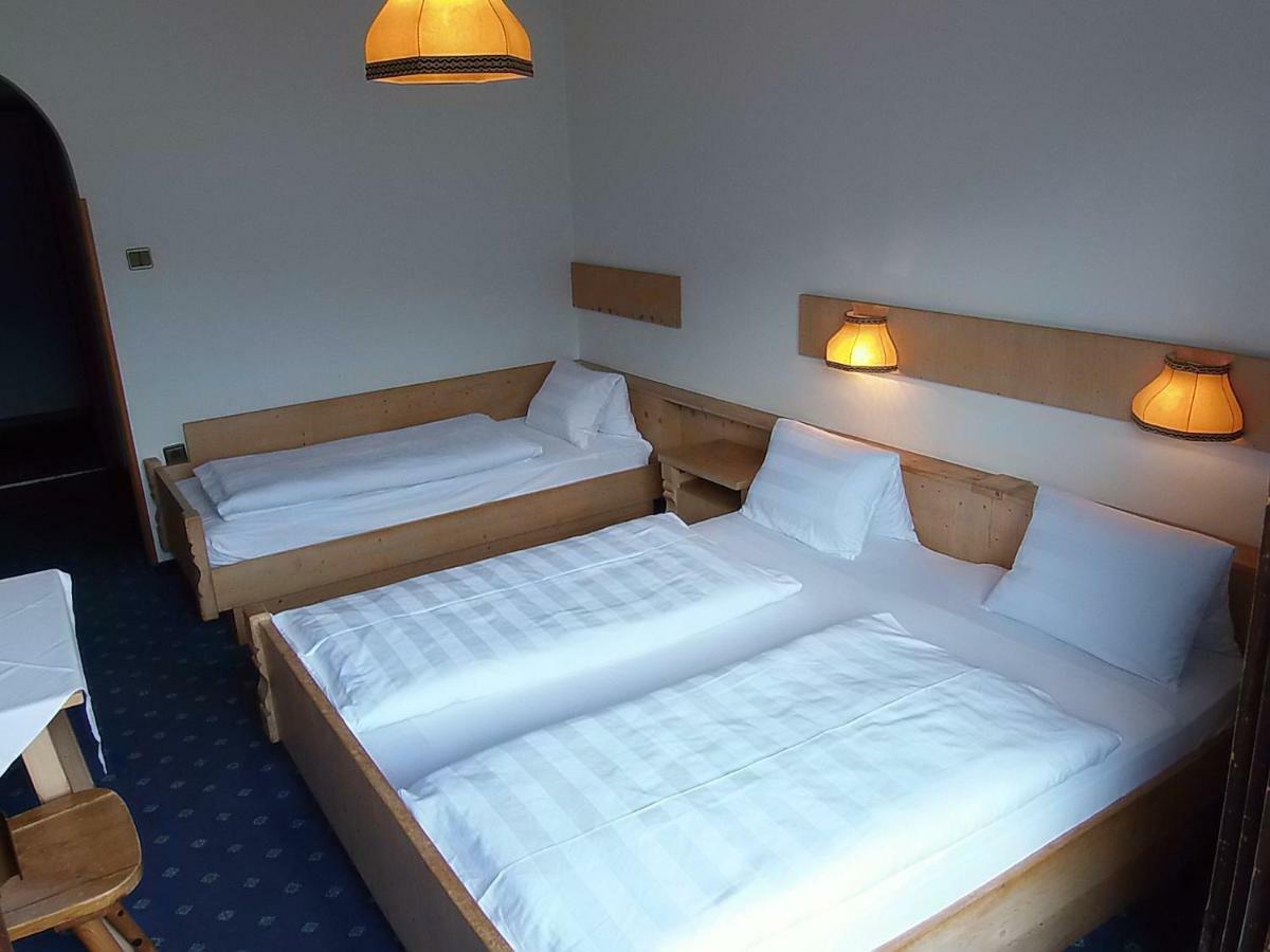 Garni Runggner Traubenhof Hotel Термено Екстериор снимка