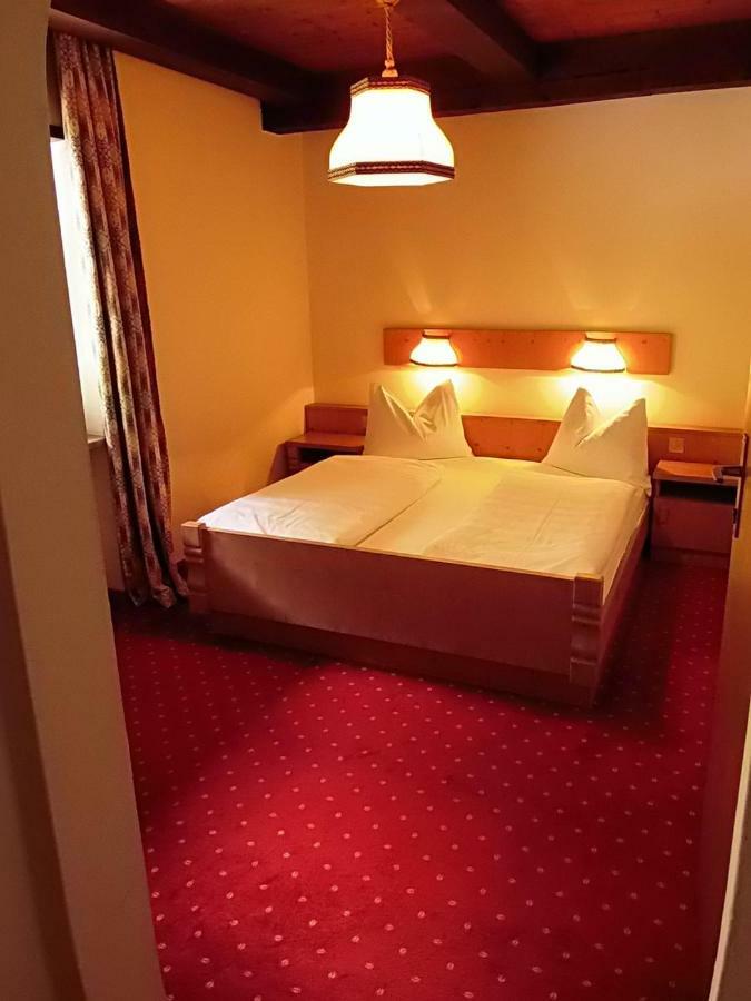 Garni Runggner Traubenhof Hotel Термено Екстериор снимка