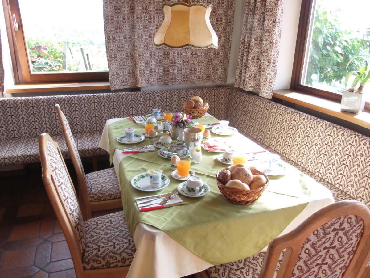 Garni Runggner Traubenhof Hotel Термено Екстериор снимка