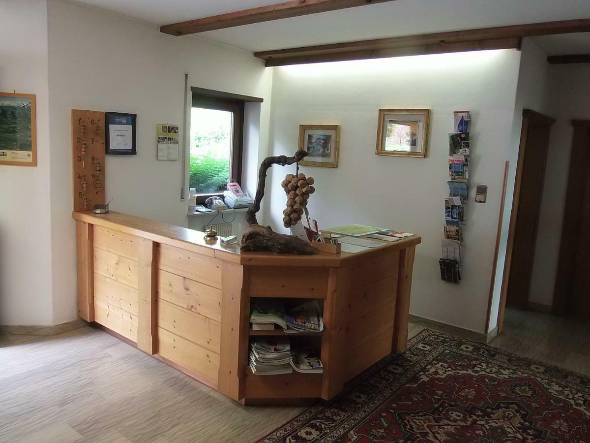 Garni Runggner Traubenhof Hotel Термено Екстериор снимка