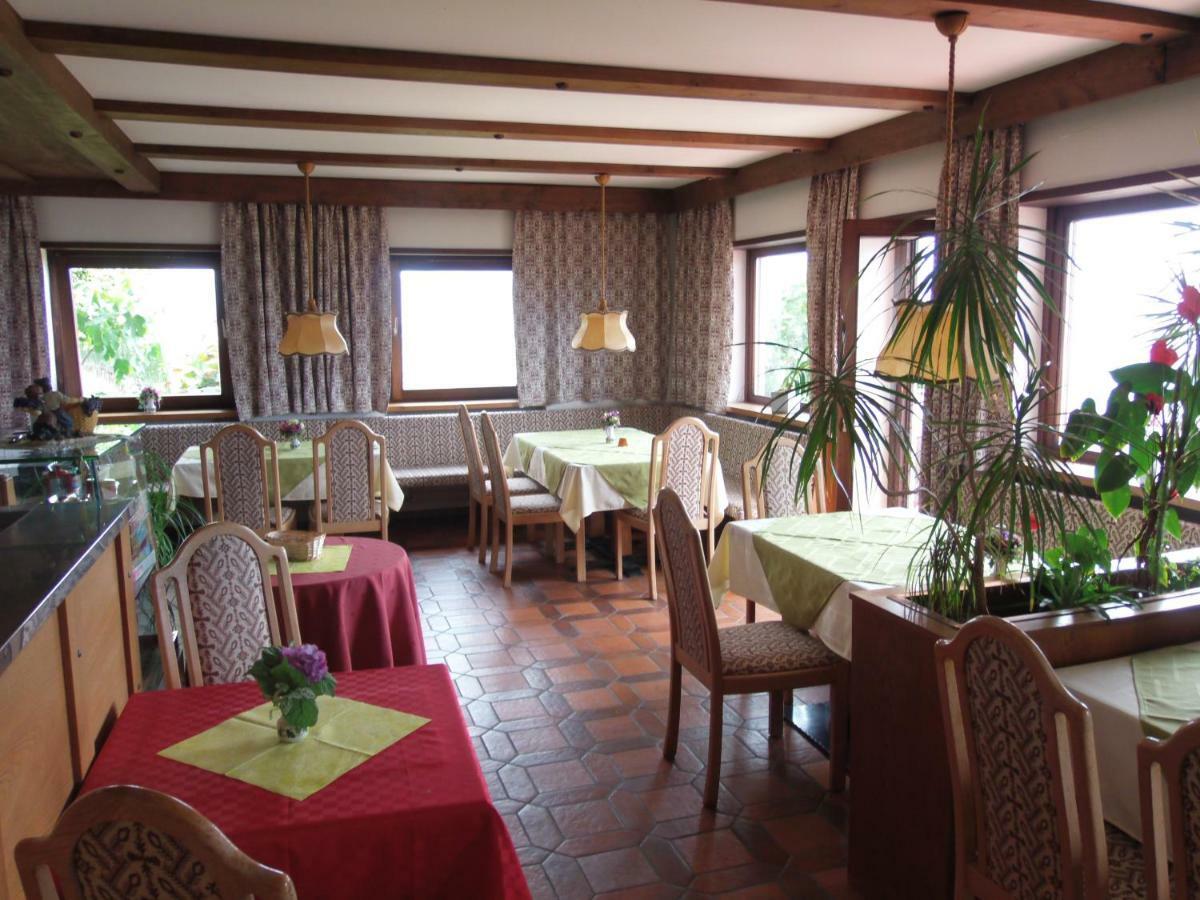 Garni Runggner Traubenhof Hotel Термено Екстериор снимка