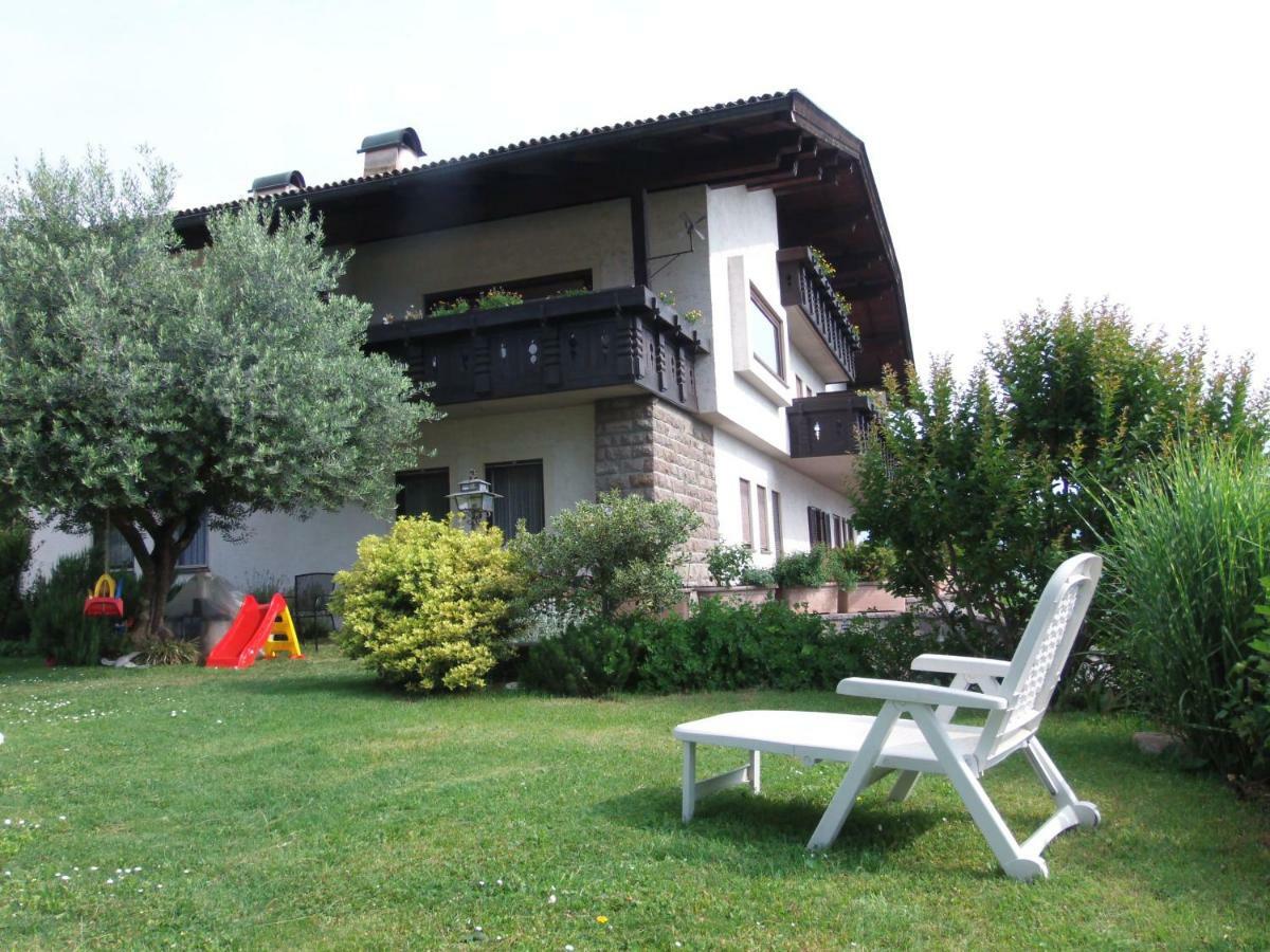 Garni Runggner Traubenhof Hotel Термено Екстериор снимка